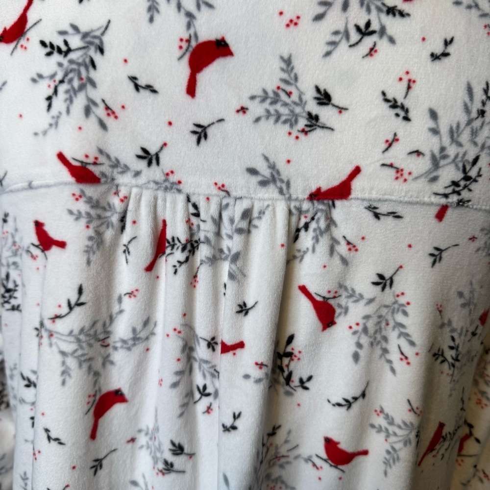 ARIA Collection Cardinal White and Red Nightgown Medium (Oversized - See Desc) - Picture 11 of 13